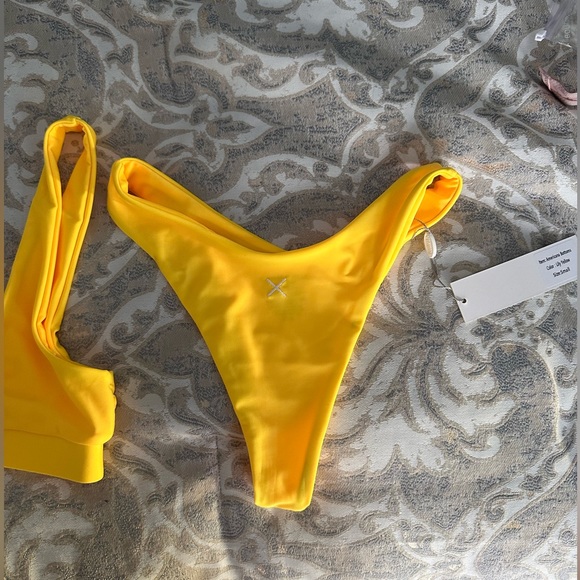 Boutine LA bikini - Picture 5 of 9